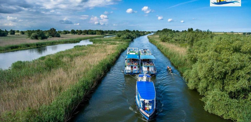 pachet turistic de paste pe hotel plutitor in delta dunarii